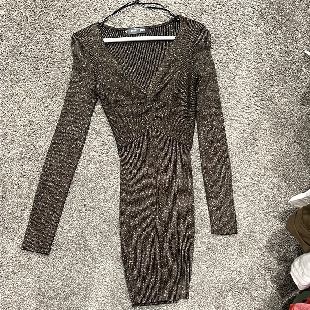 Gold/Black V-neck Long Sleeve Shimmer Dress